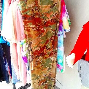 Men's camouflage kaki's  pants. Size 35 - 39/long. Really cool/Great condition
